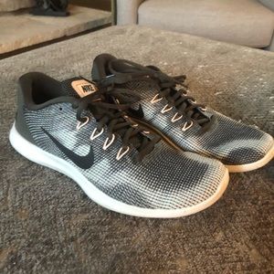 Nike Flex Runners